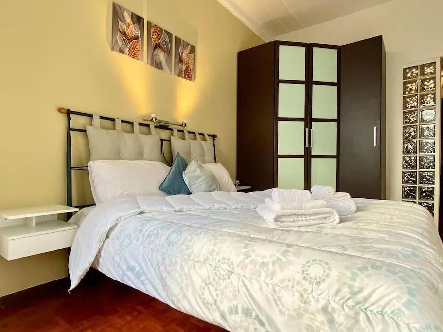 • Cozy House • 10 Min Rho Fiera Apartment Milan