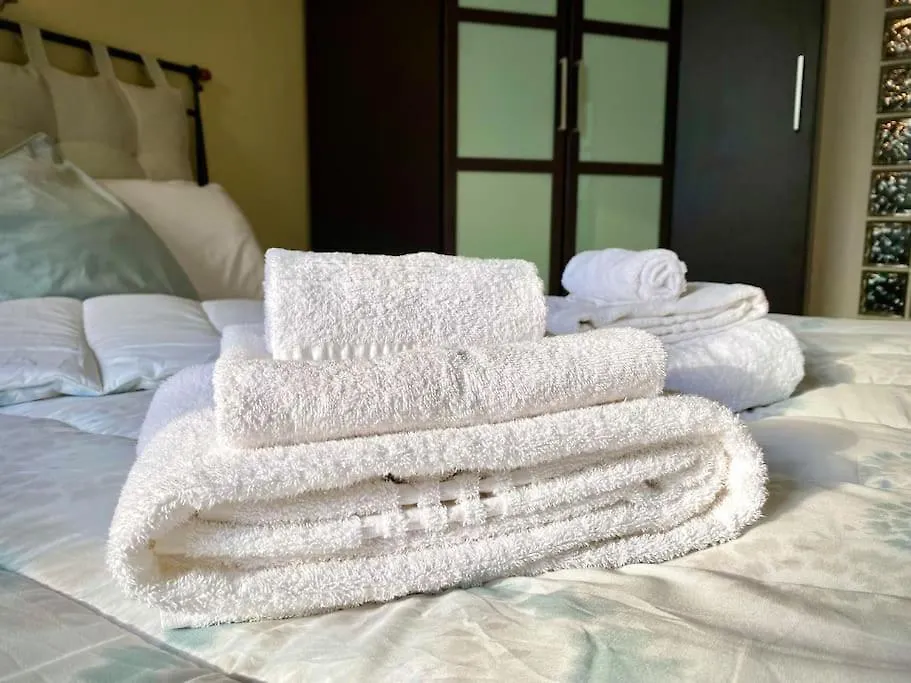 • Cozy House • 10 Min Rho Fiera Apartment Milan