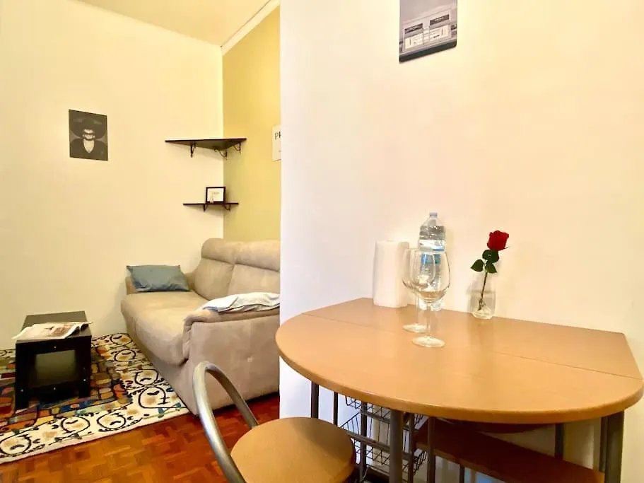 • Cozy House • 10 Min Rho Fiera Apartment Milan