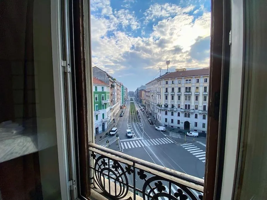• Cozy House • 10 Min Rho Fiera Apartment Milan Italy