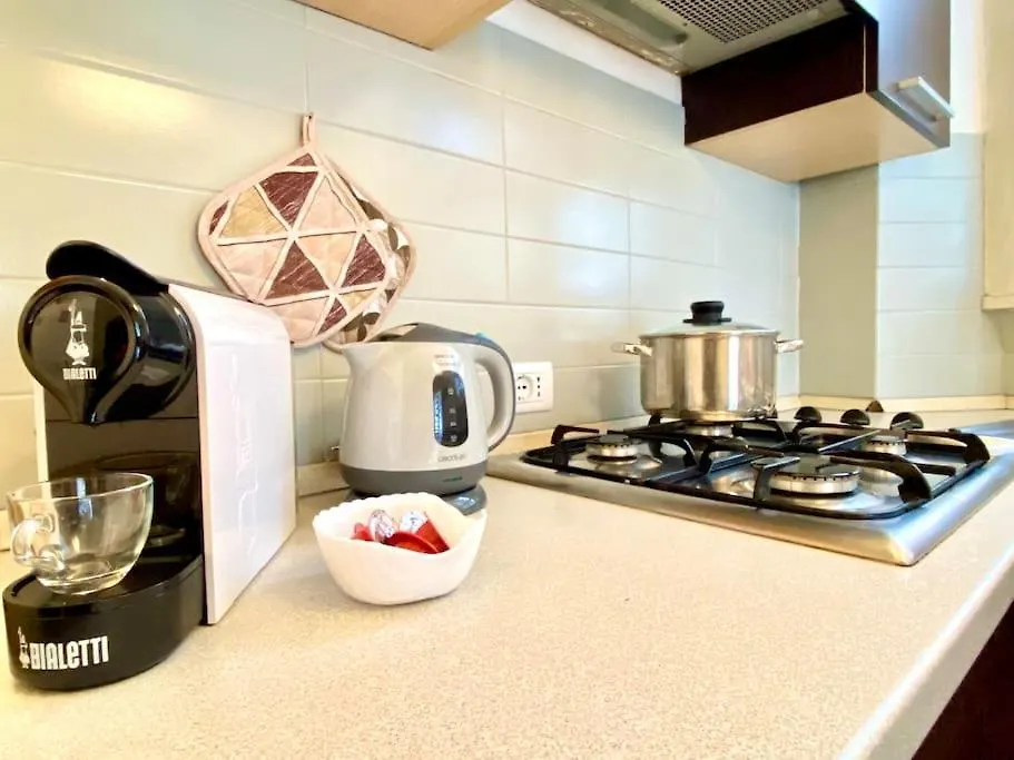 • Cozy House • 10 Min Rho Fiera Apartamento Milão